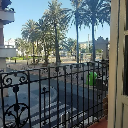 Con Vistas A La Marina Real *